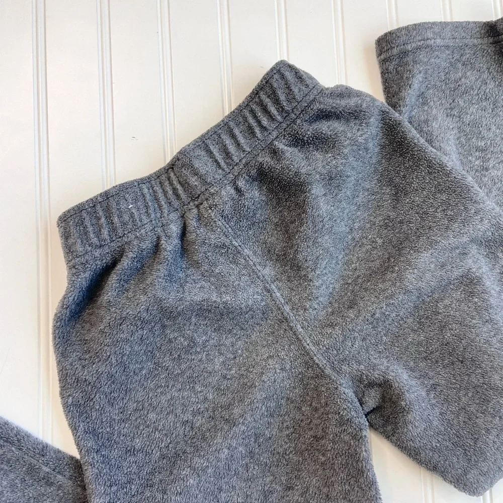 •Children’s Place• gray fleece pants